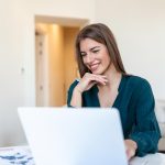 woman getting divorce online